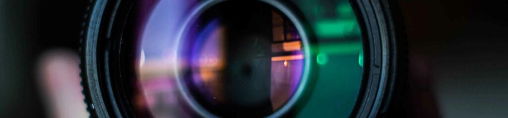 Objectif pour camera. Réalisation de film publicitaire en open-gate